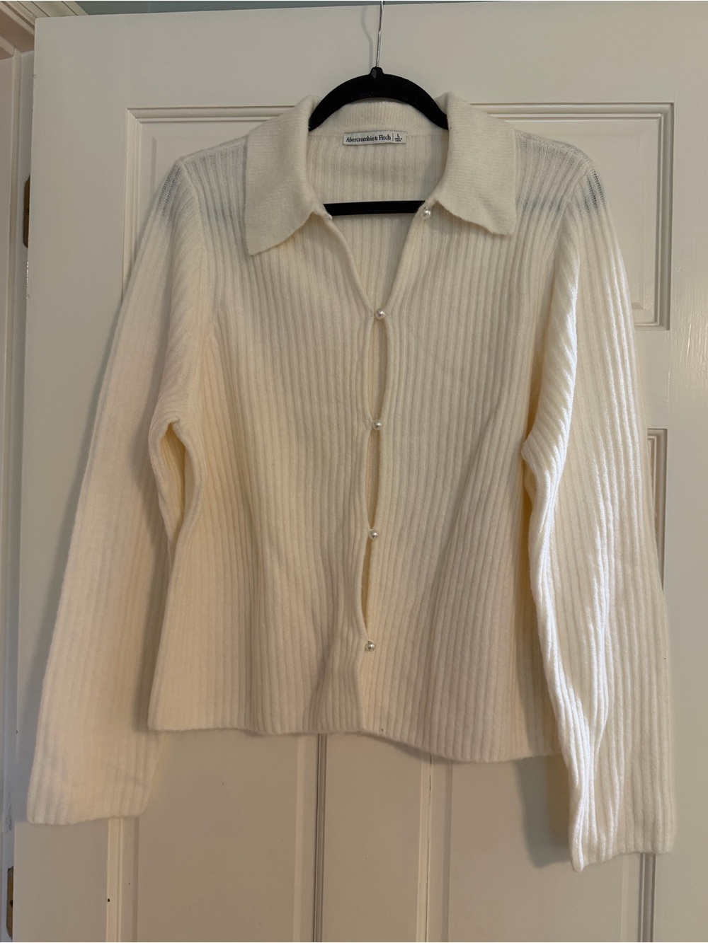 Abercrombie & Fitch Ivory Ribbed Pearl-Button Cardigan